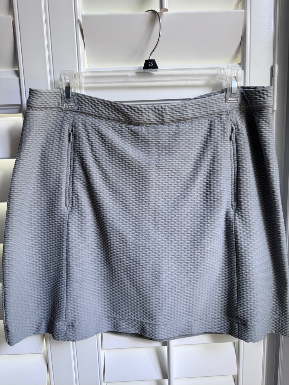 Tail Tech Golf Skort. Gray size Large.